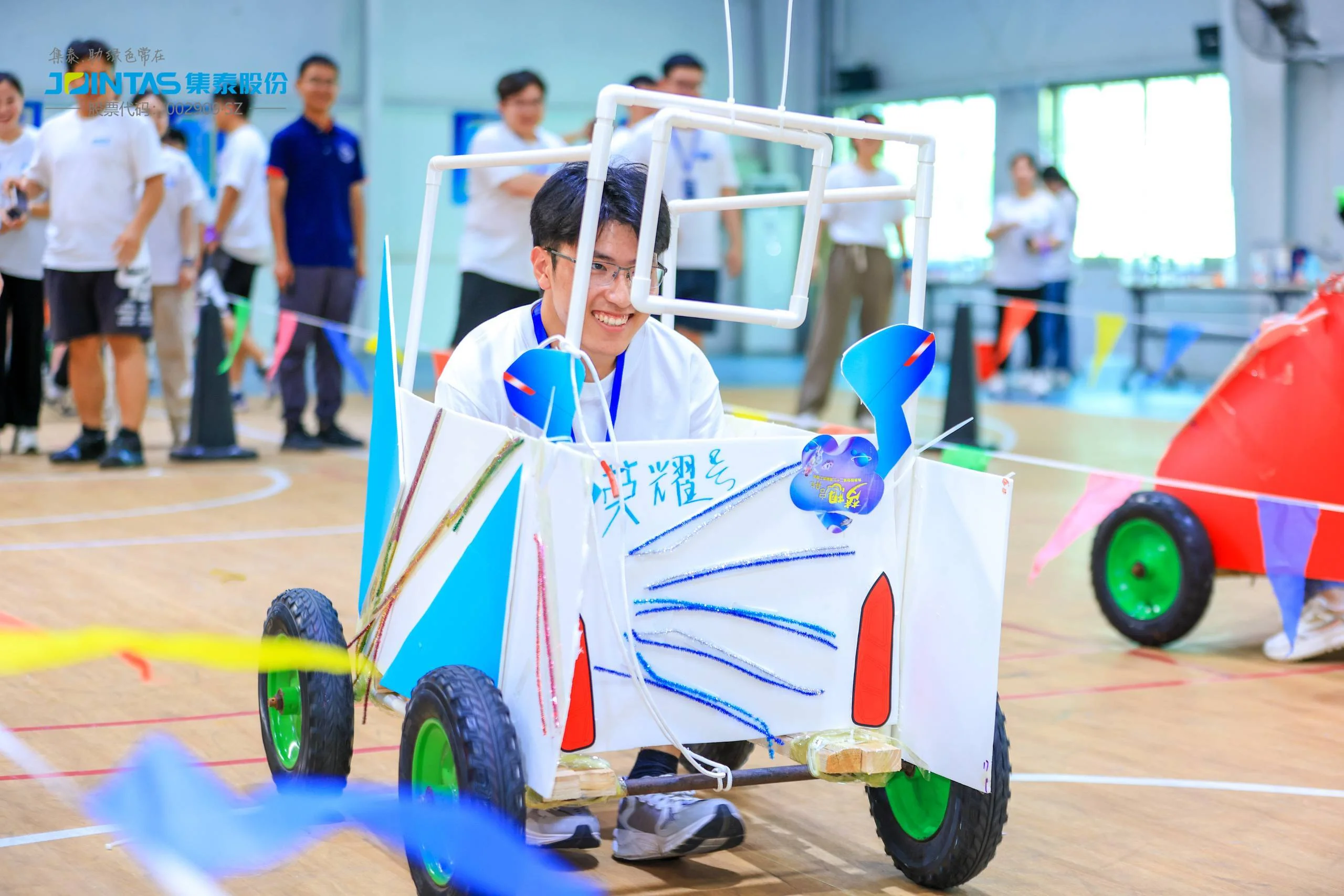 新(xin)員(yuan)工(gong)培訓素質(zhi)拓展(zhan)